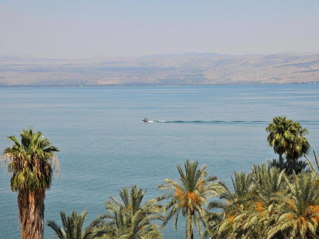 Roses By Lake Kinneret Тиверіада Екстер'єр фото